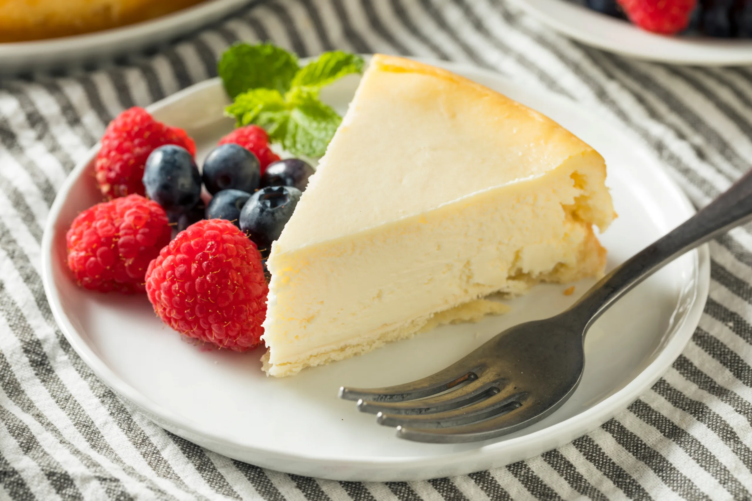 Protein Baked Vanilla Cheesecake - Macros Inc