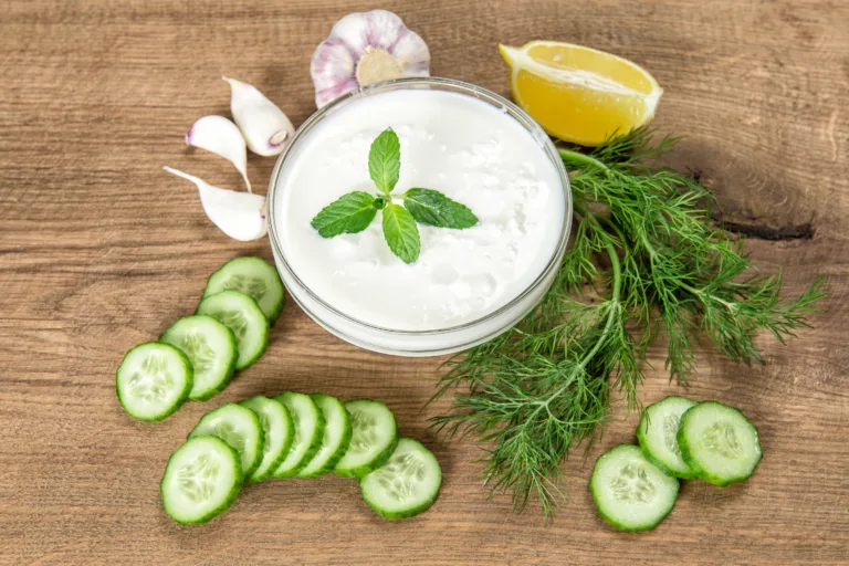 Low-Fat Creamy Greek Yogurt Dip
