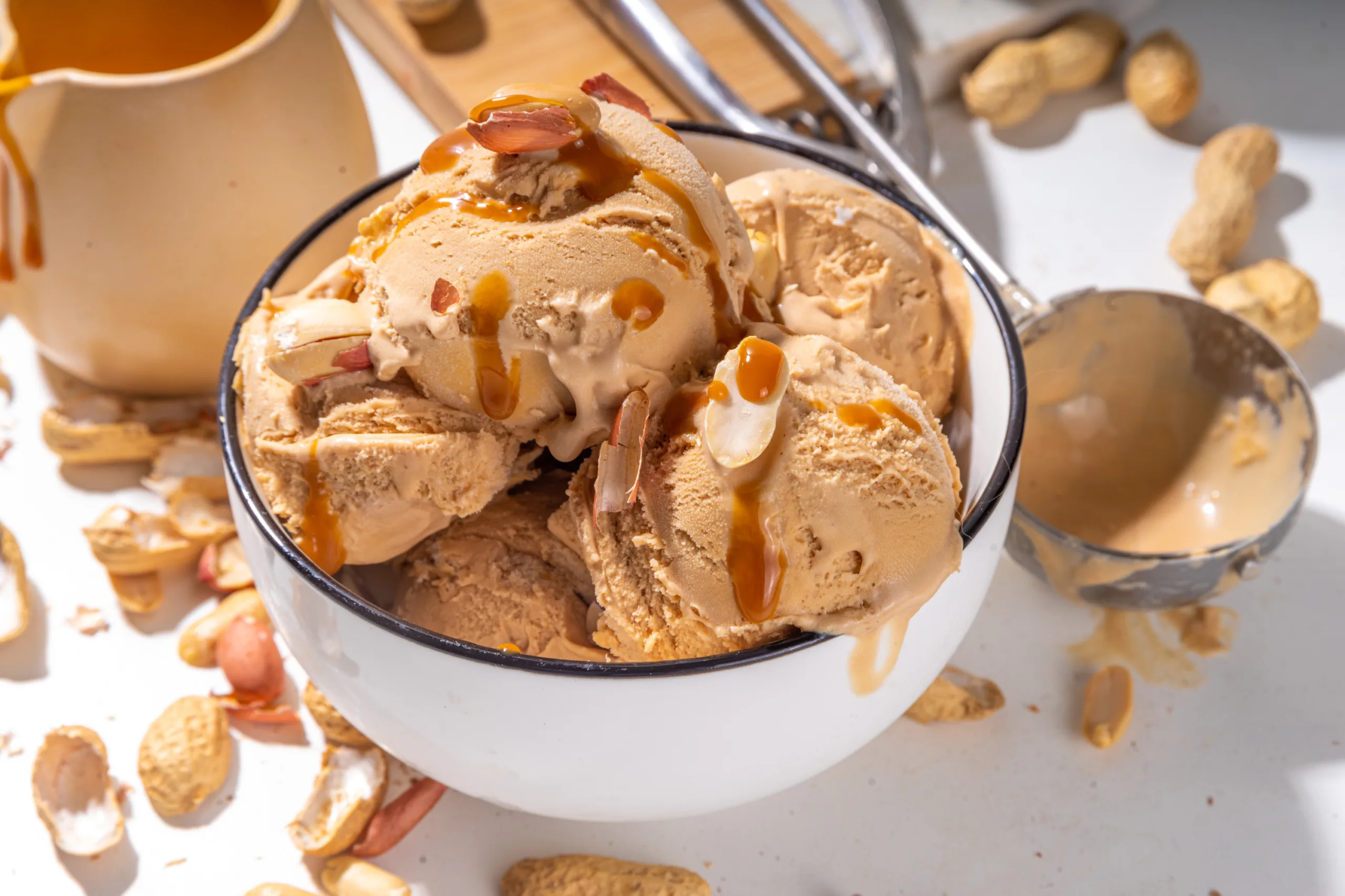 Peanut Butter Cup Protein Ice Cream Recipe, Fat: 6g, Carbs: 15g, Protein: 30g, Calories 250
