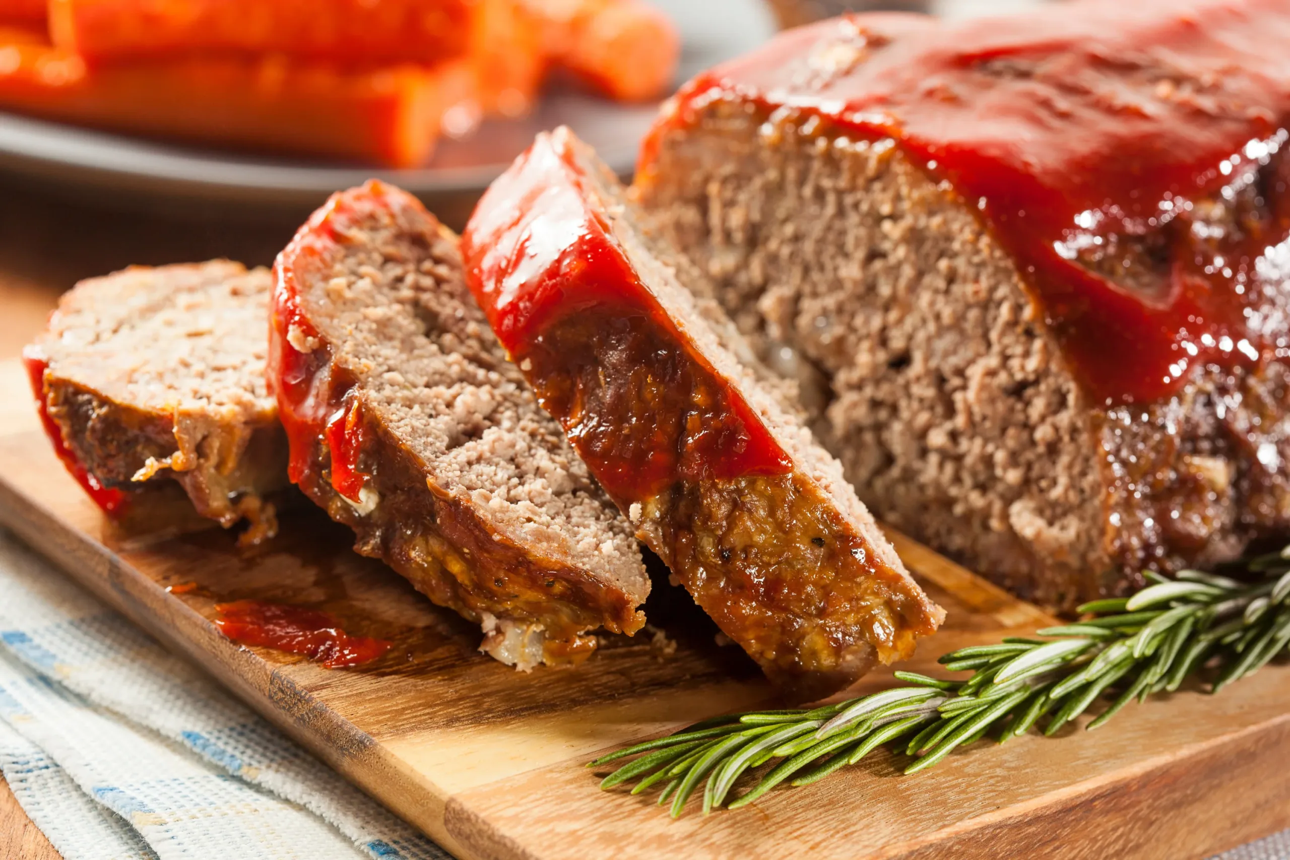 Diner-Style Turkey Meatloaf - 9g Fat, 17g Carbs, 42g Protein and 325 Calories per portion